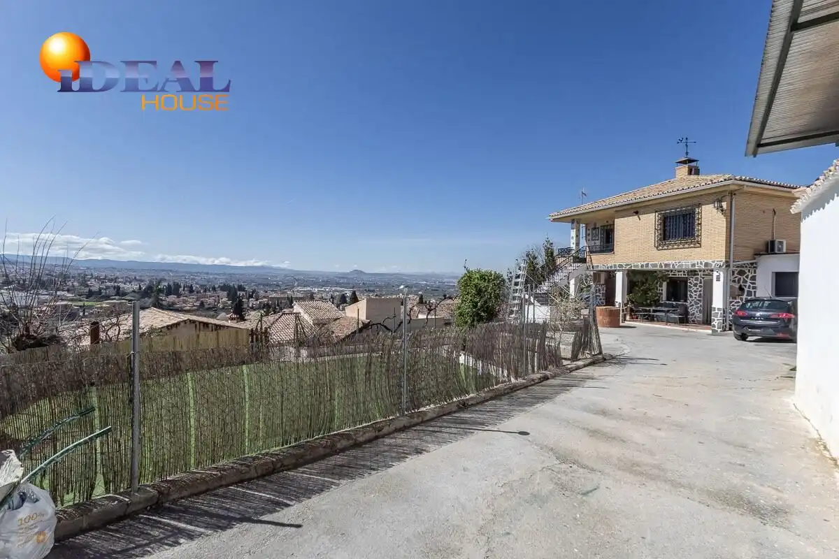 House with garden for sale in Barrio de la Vega, imagen 2