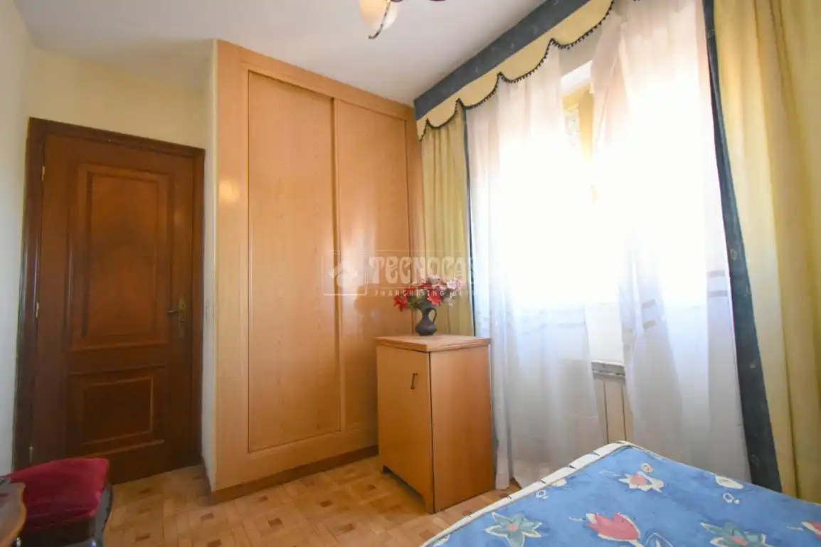 Habitación de Piso en venta en Madrid con Calefacción, Parquet y Terraza