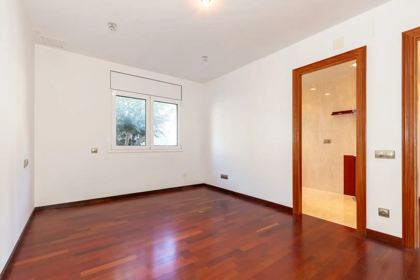 Casa o chalet en venta en Vallirana con Calefacción, Terraza y Balcón