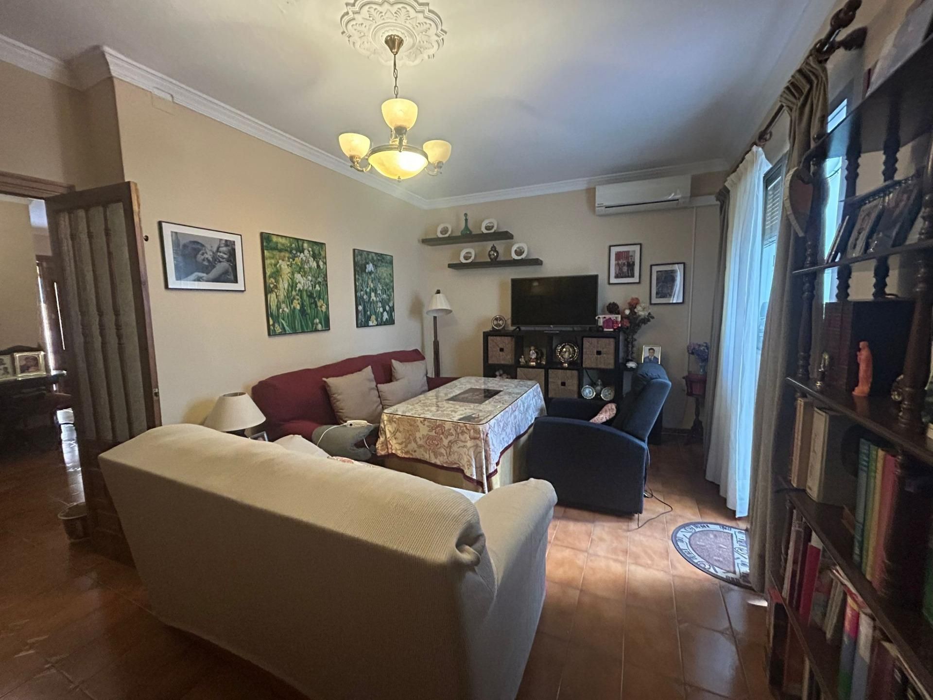 Sala d'estar de Casa o xalet en venda en Antequera amb Aire condicionat, Calefacció i Terrassa