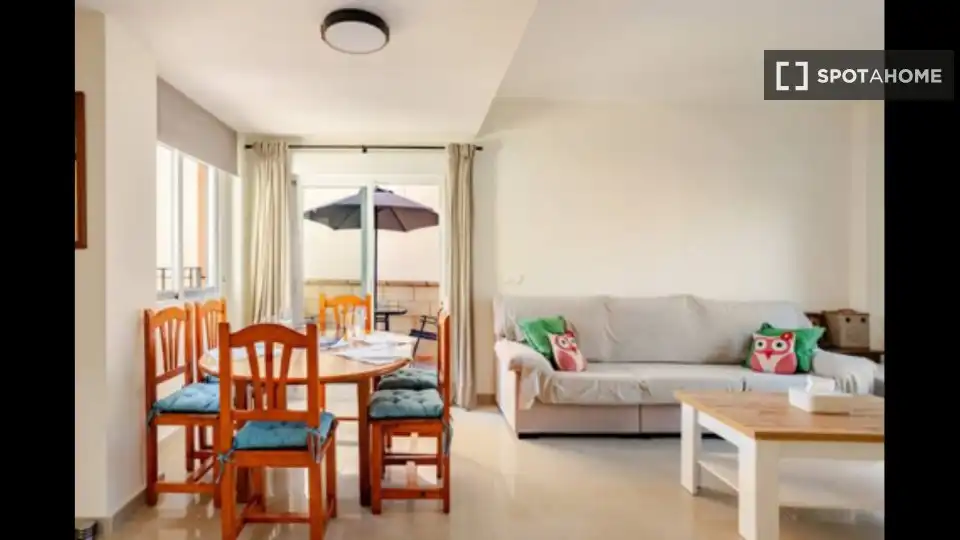 Sala d'estar de Apartament per a compartir en El Campello amb Aire condicionat, Terrassa i Moblat