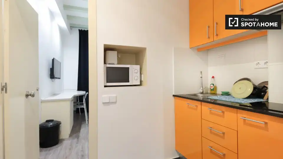 Flat with terrace to rent in Ciutat Vella, imagen 7