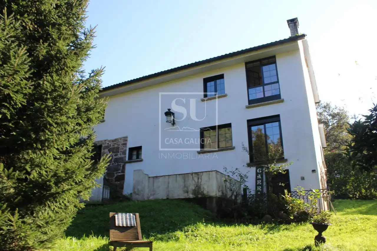 Vista exterior de Casa o xalet en venda en Gondomar amb Calefacció, Jardí privat i Moblat