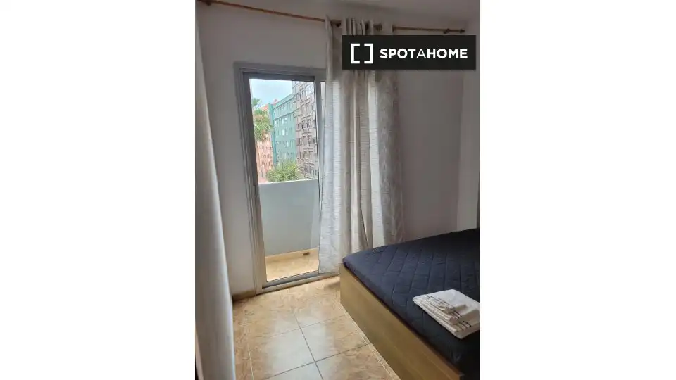 Bedroom of Flat for share in Las Palmas de Gran Canaria  with Air Conditioner, Terrace and Furnished