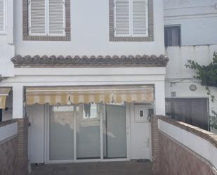 Vista exterior de Casa adosada en venda en Manilva amb Terrassa i Piscina