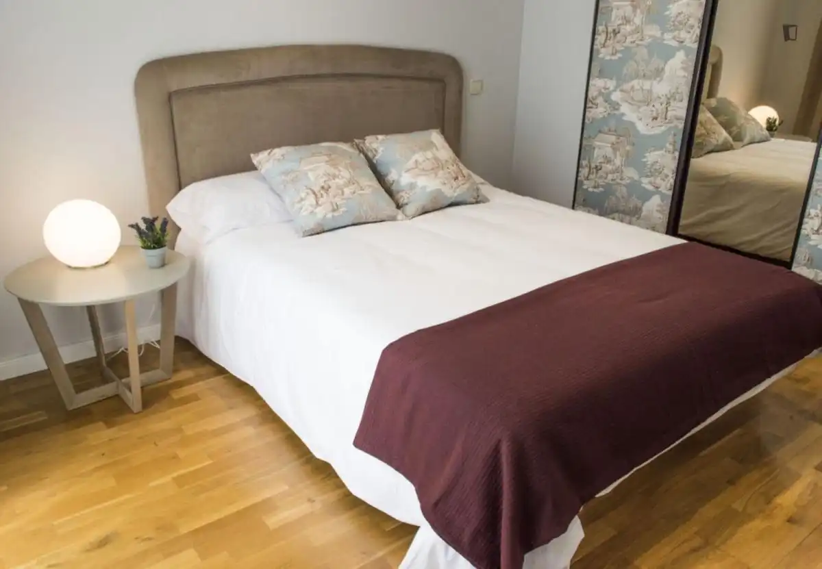 Apartamento de alquiler en Cortes - Huertas