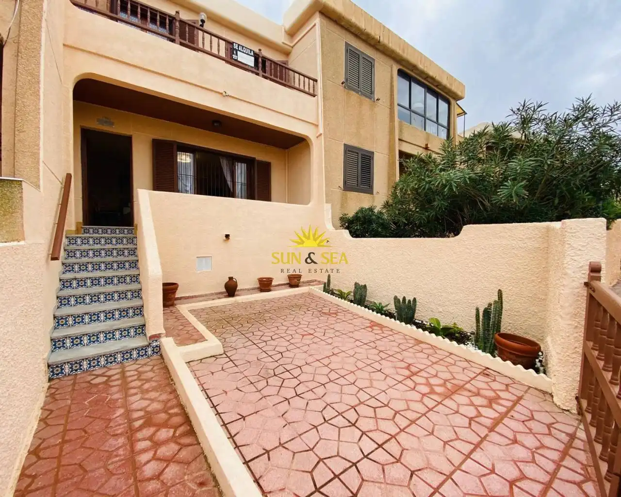 Vista exterior de Casa o xalet de lloguer en Torrevieja amb Aire condicionat, Calefacció i Forn