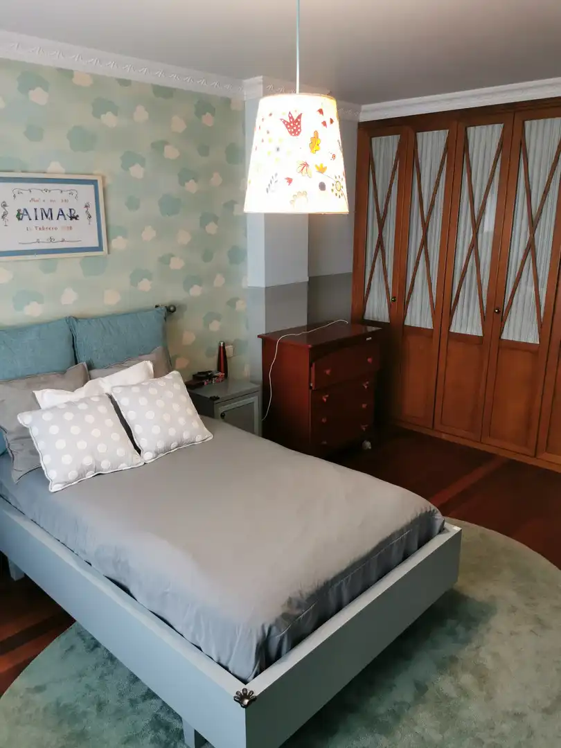 Dormitori de Casa o xalet en venda en Castro-Urdiales amb Calefacció, Jardí privat i Terrassa