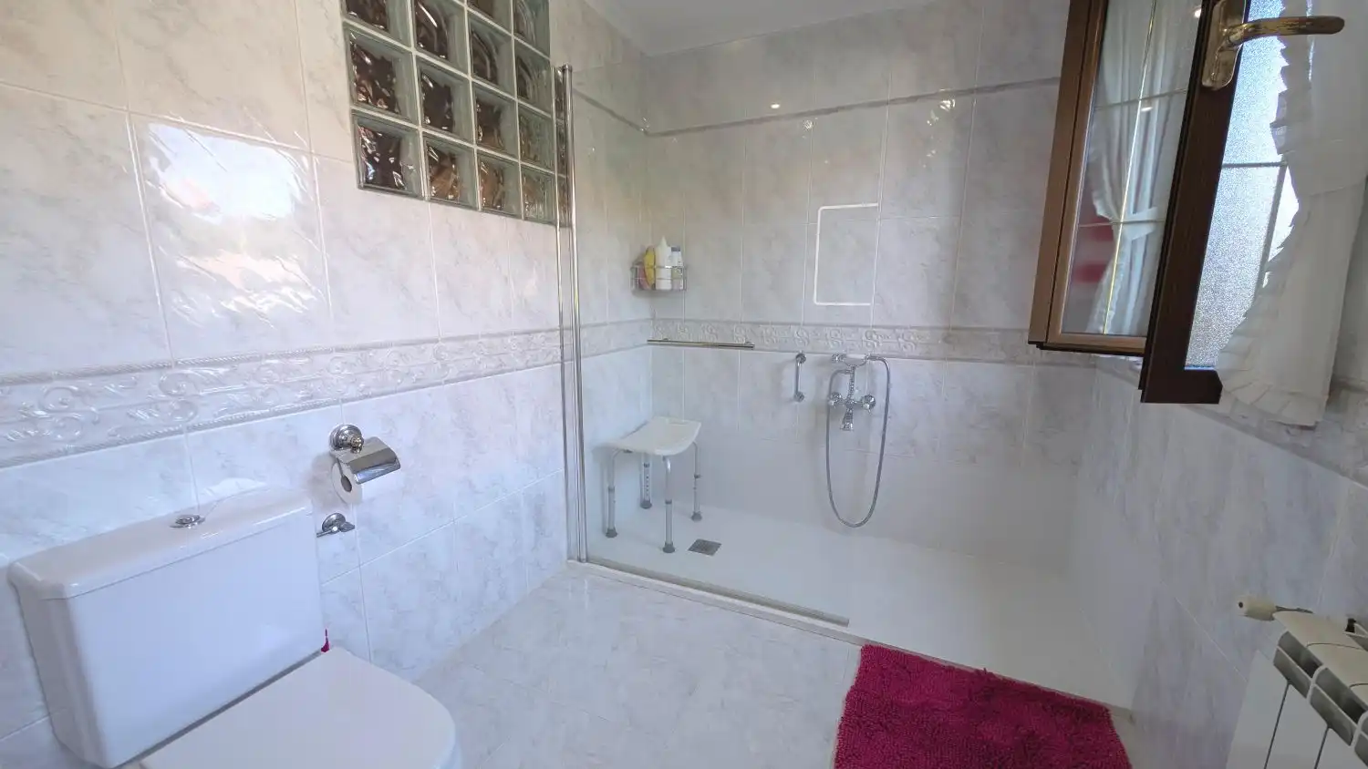 Bathroom of Houses for sale in Los Corrales de Buelna   with Heating, Private garden and Terrace