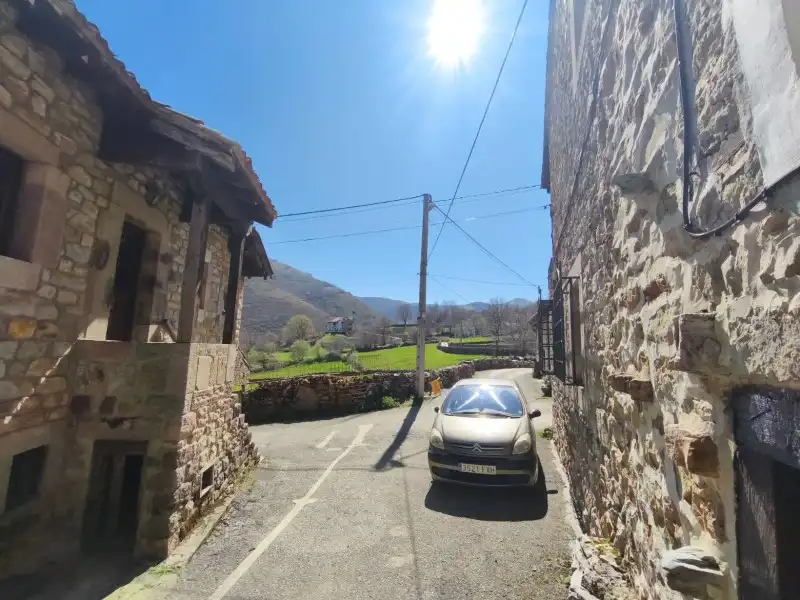Vista exterior de Casa adosada en venda en Rionansa amb Calefacció i Jardí privat