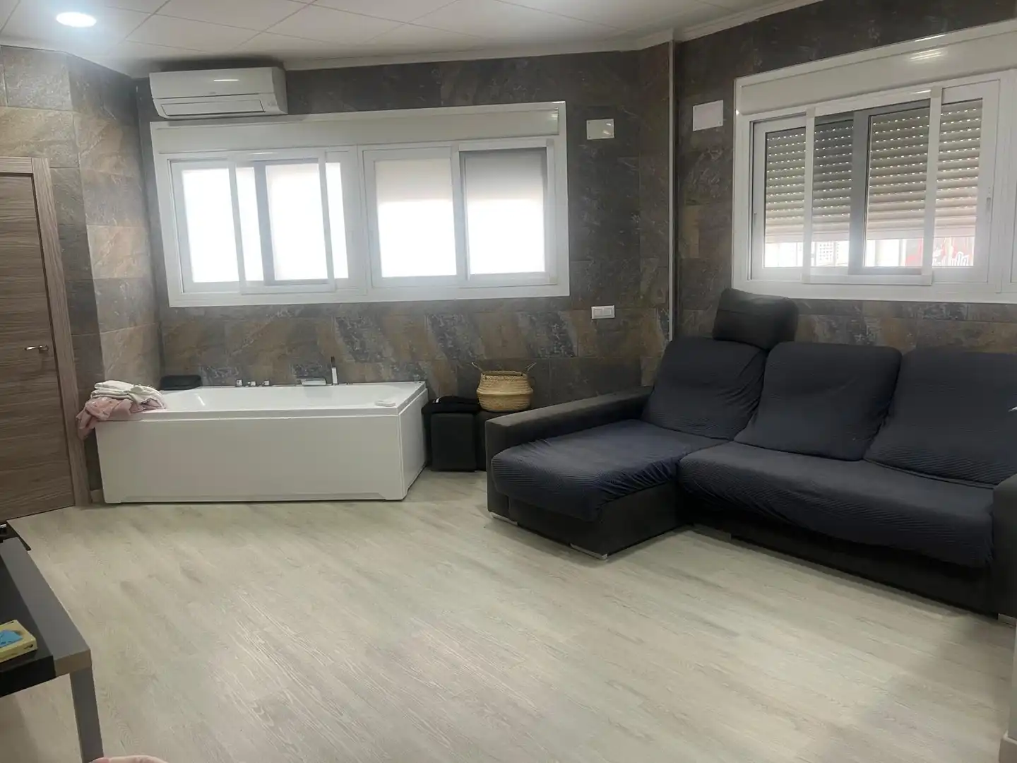 Sala d'estar de Nau industrial en venda en Manises amb Calefacció i Alarma