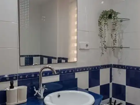Baño de Piso en venta en Almería con Parquet, Amueblado y Lavadora