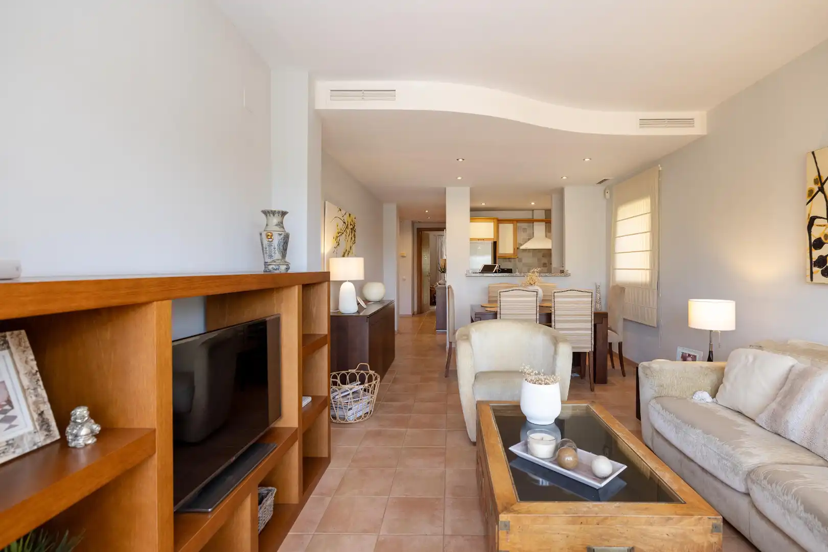 Wohnzimmer von Wohnung zum Verkauf in Marbella mit Klimaanlage, Heizung und Terrasse