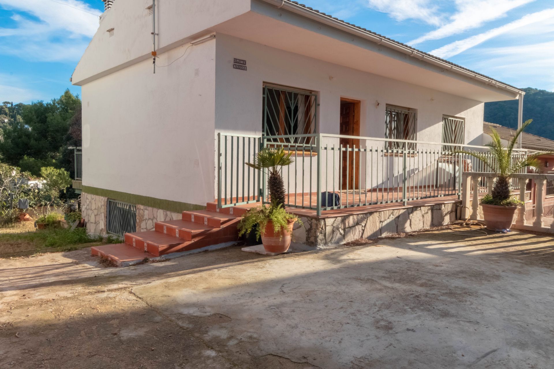 Vista exterior de Casa adosada en venta en Sant Cebrià de Vallalta con Jardín privado, Terraza y Amueblado