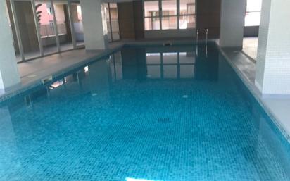 Swimming pool of Flat to rent in  Valencia Capital  with Air Conditioner, Heating and Private garden