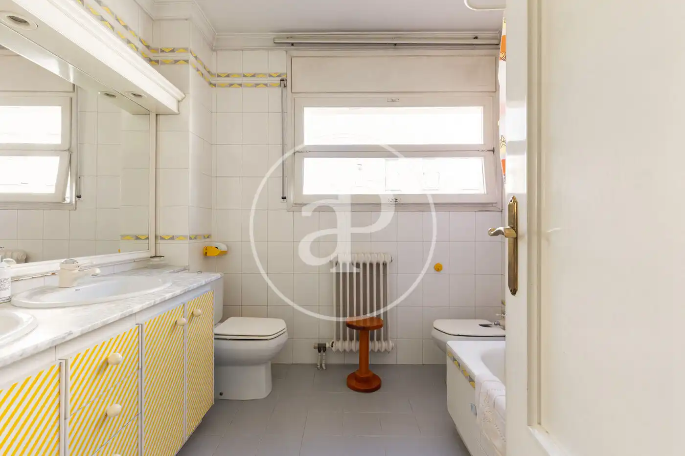 Bathroom of Houses for sale in Montcada i Reixac  with Air Conditioner, Heating and Terrace