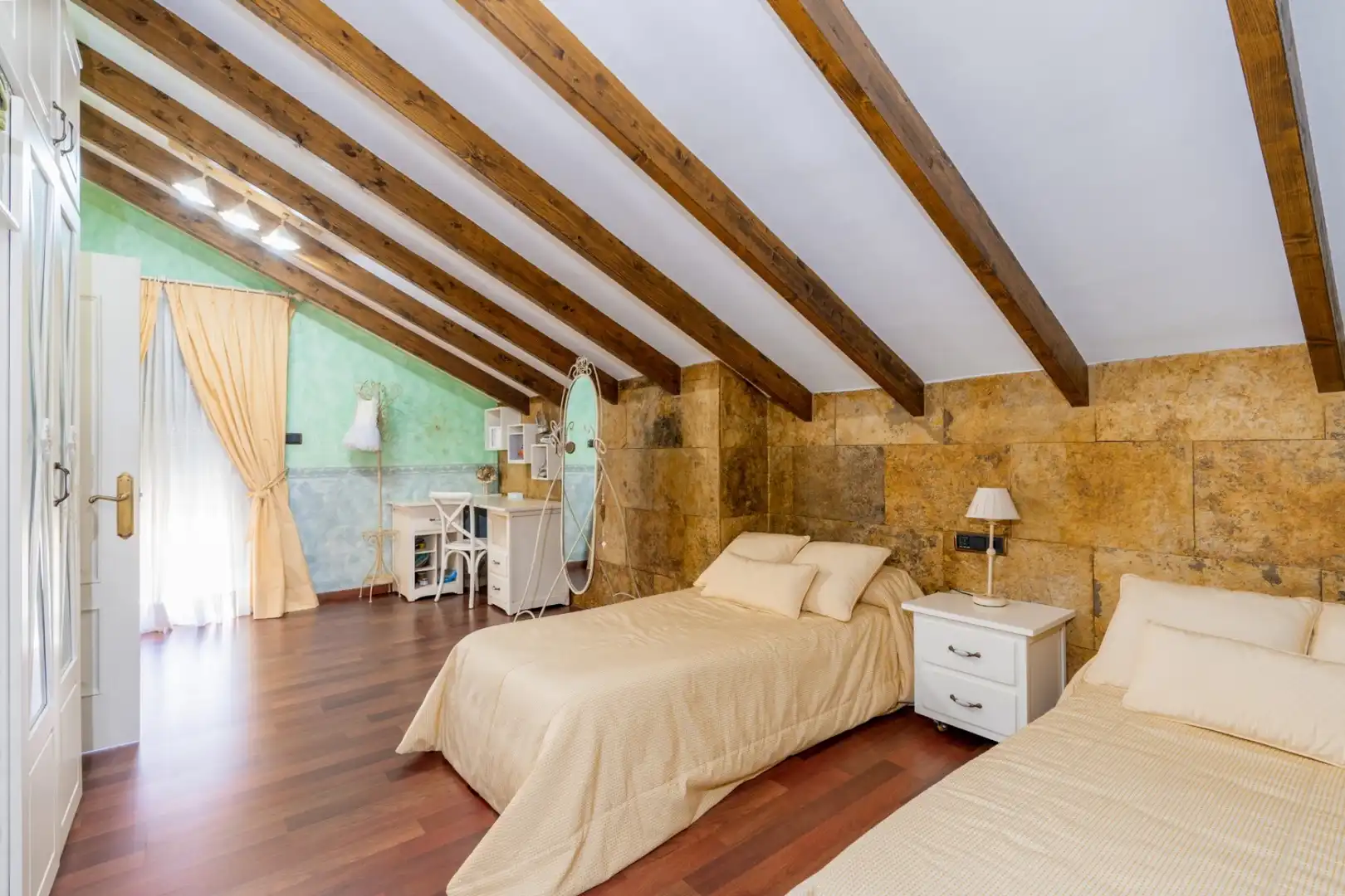 Habitación de Casa o chalet en venta en San Vicente del Raspeig / Sant Vicent del Raspeig con Aire acondicionado, Calefacción y Jardín privado