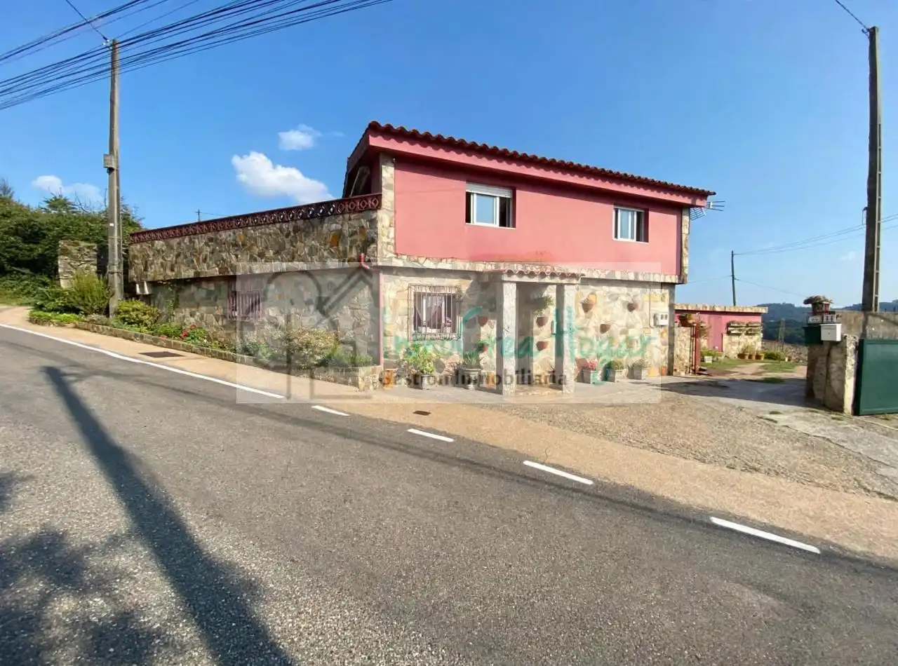 Casa en venda a Valadares - Beade