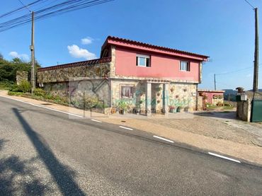 Casa en venda a Valadares - Beade