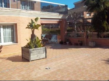 Detached house for sale in Carrer de Salvador Dalí 10
