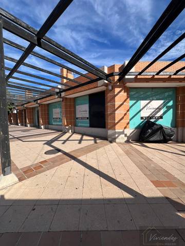 Local comercial en Alquiler en GLORIETA VIRGEN DE LAS NIEVES  en Sector B