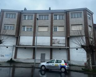 Vista exterior de Edifici en venda en Ponferrada