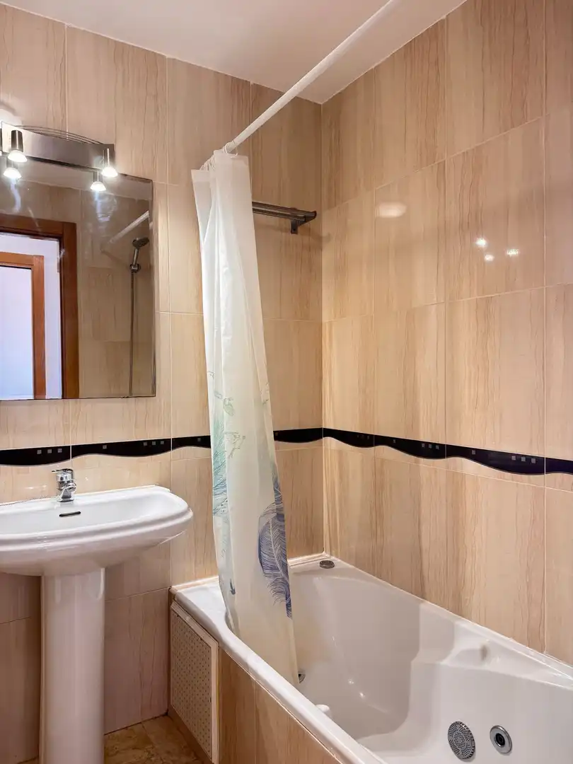 Baño de Apartamento en venta en Roquetas de Mar con Aire acondicionado, Terraza y Amueblado