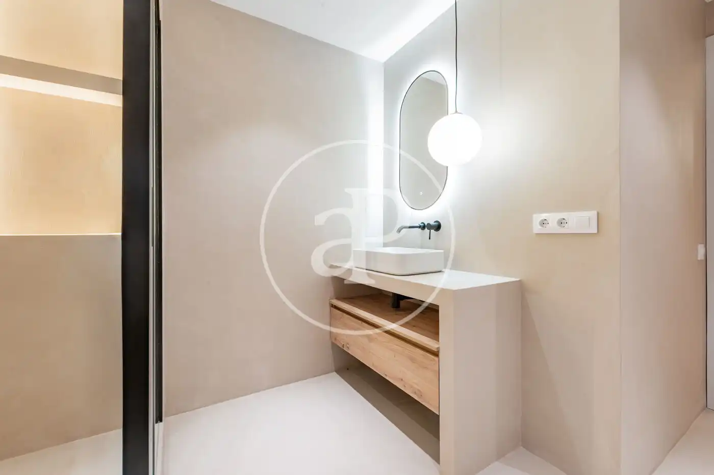 Baño de Piso de alquiler en Madrid con Aire acondicionado, Calefacción y Se aceptan mascotas