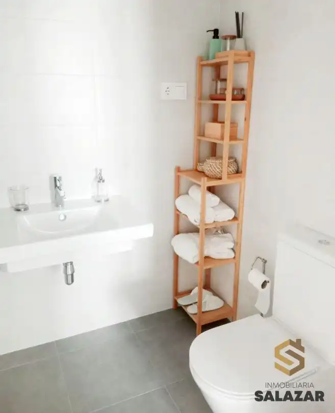 Baño de Ático de alquiler en Bilbao  con Calefacción, Jardín privado y Terraza