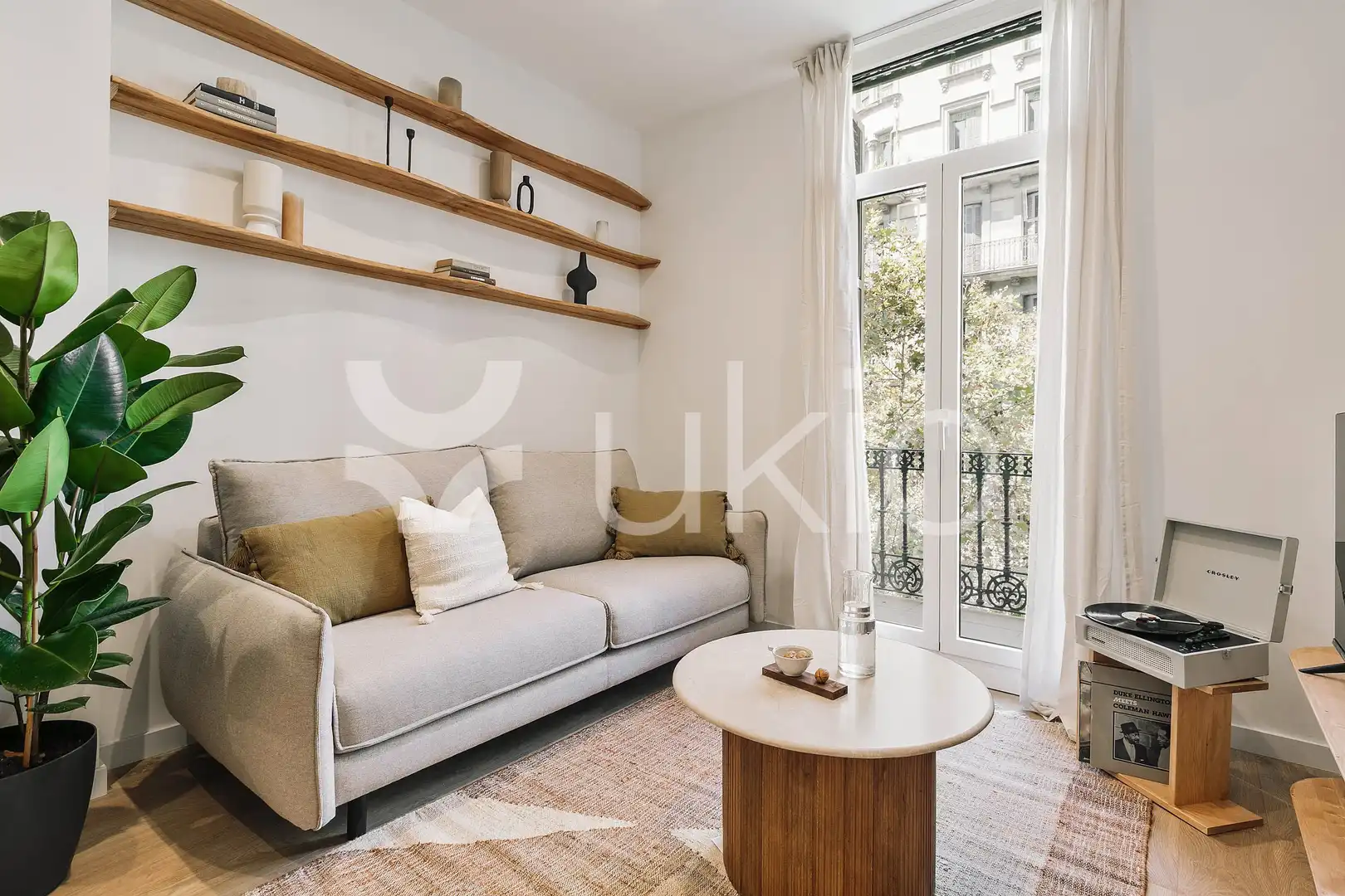 Apartamento con terraza en alquiler en Carrer de Mallorca, imagen 2