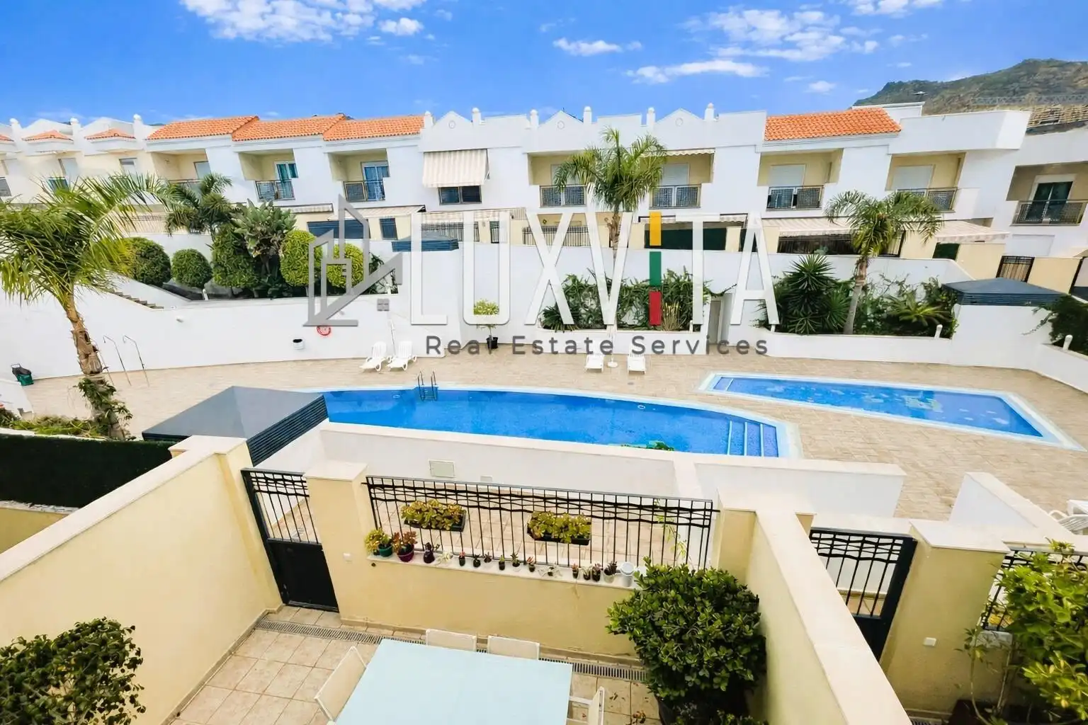 Vista exterior de Casa adosada en venta en Adeje con Aire acondicionado, Jardín privado y Terraza