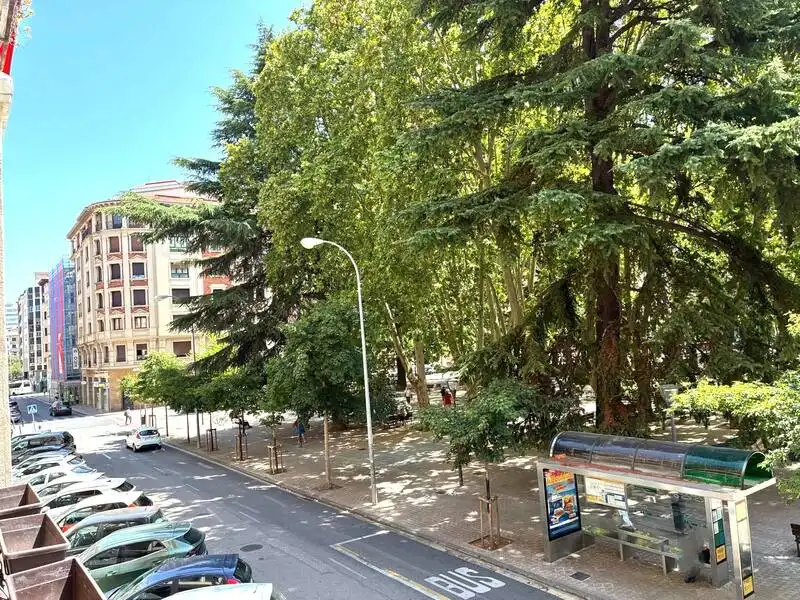Vista exterior de Pis en venda en  Pamplona / Iruña amb Aire condicionat, Calefacció i Balcó