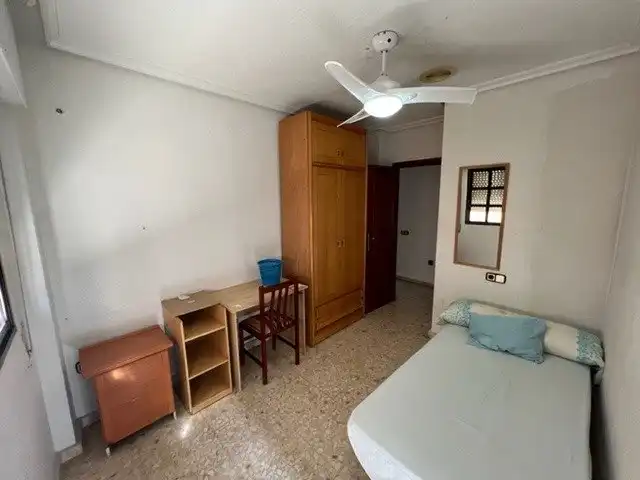 Habitación de Piso en venta en Murcia con Aire acondicionado, Trastero y Amueblado