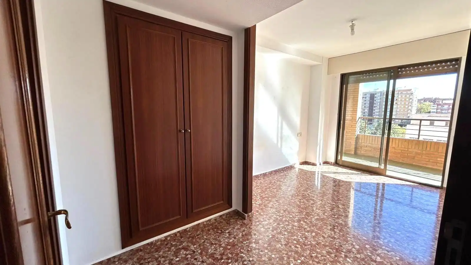 Piso en venta en Valencia con Terraza