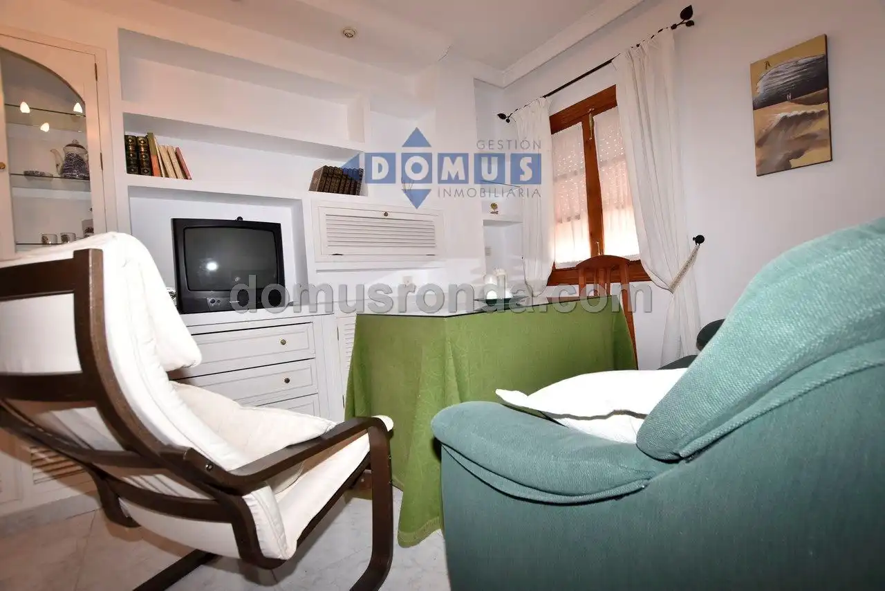 Sala de estar de Piso en venta en Ronda con Trastero, Amueblado y Lavadora