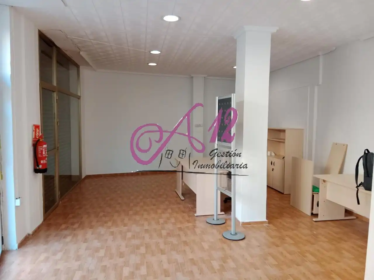 Local comercial en alquiler en calle de Jacint Labaila 14, imagen 2