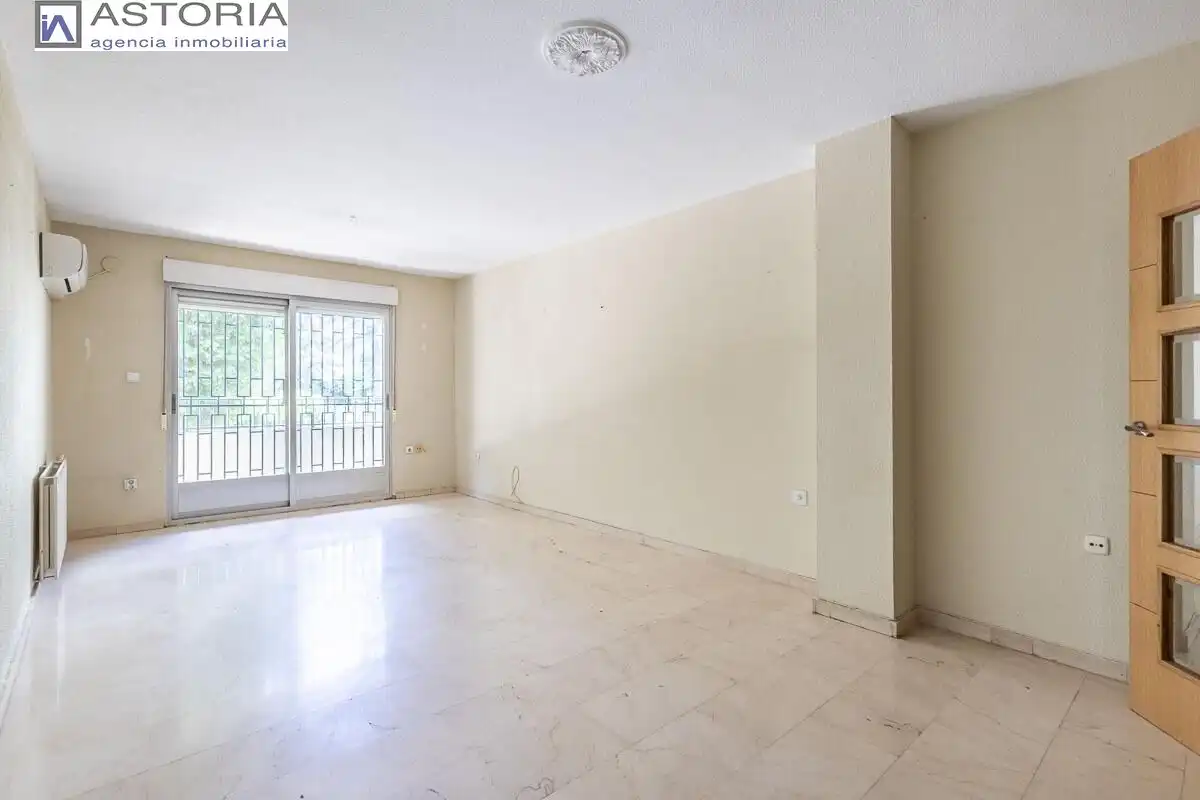 Living room of Flat for sale in Granada  with Heating