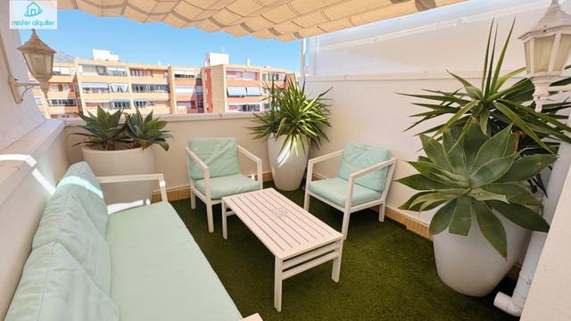 Apartamento en Alquiler en  25 D'ABRIL DE 1707, 2 en Campello Playa