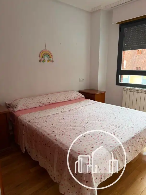 Habitación de Piso en venta en Villarcayo de Merindad de Castilla la Vieja con Calefacción, Trastero y Amueblado