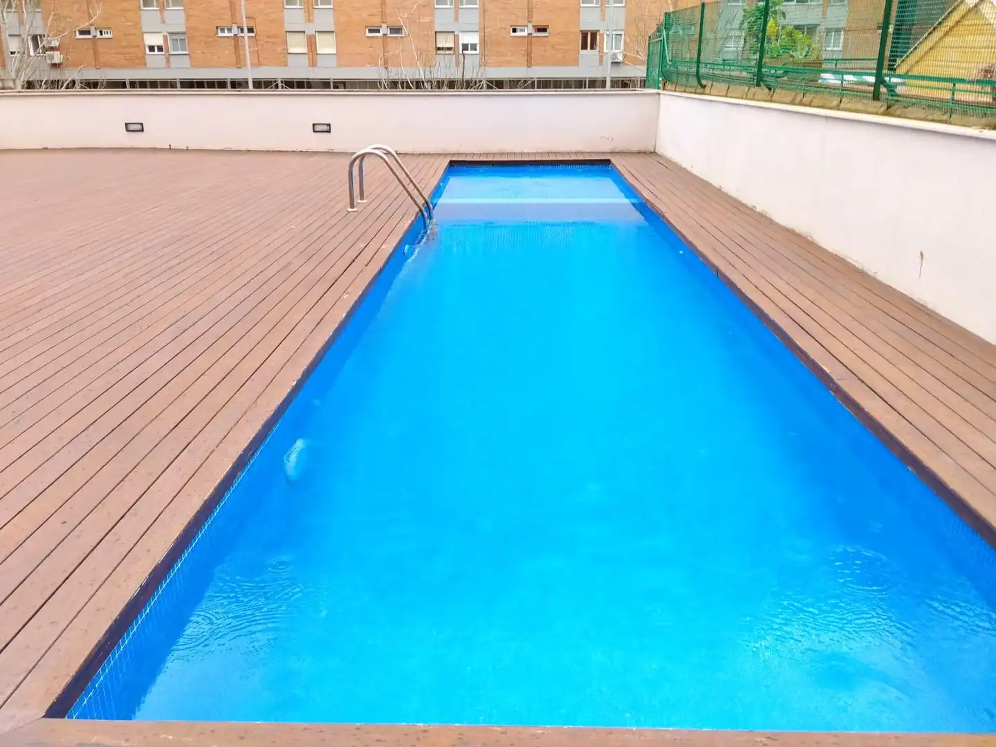 Schwimmbecken von Wohnung zur Miete in Barcelona mit Klimaanlage, Heizung und Parkett