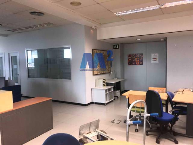 Oficina en Venta en Tres Olivos - Valverde