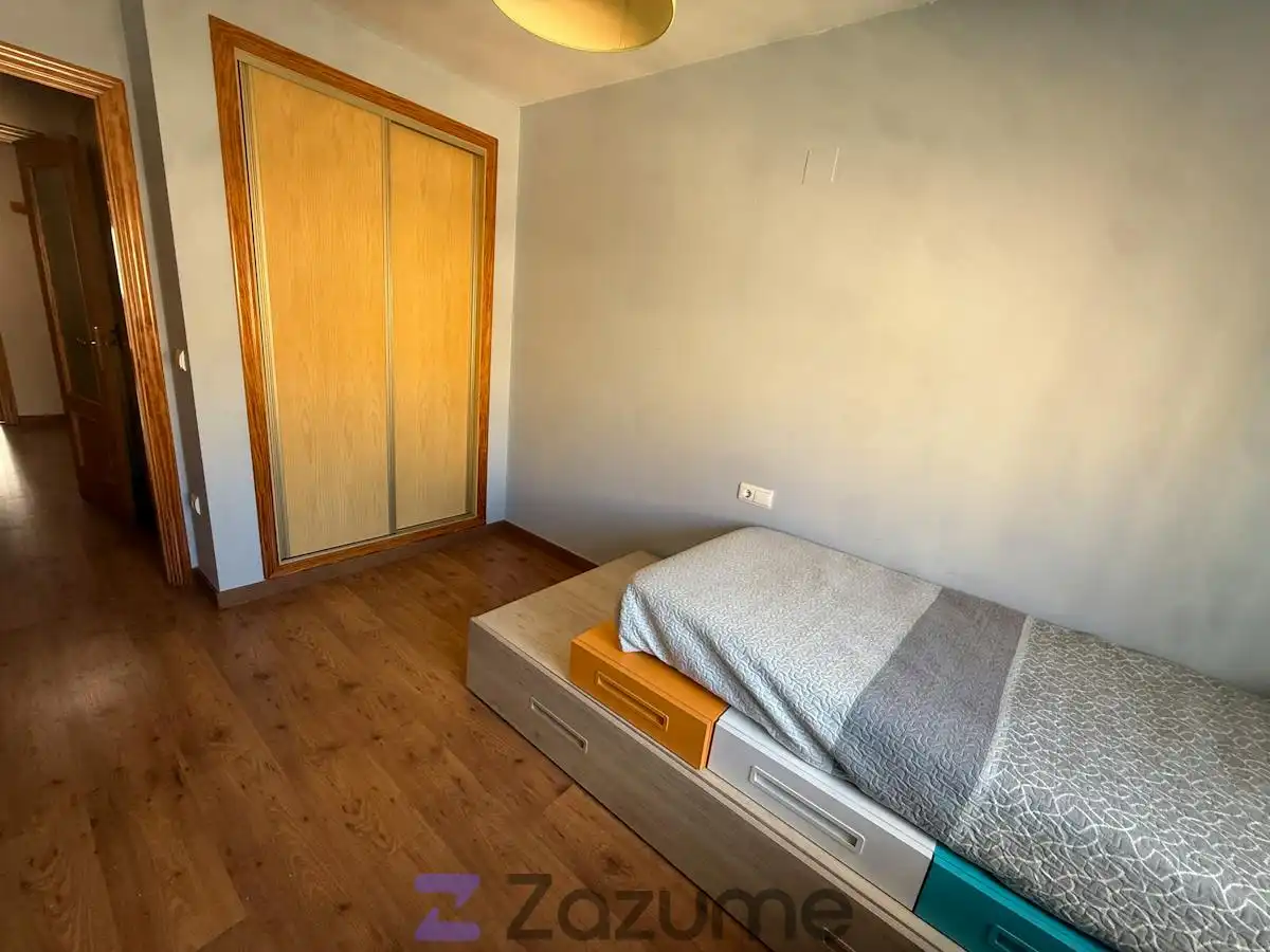 Schlafzimmer von Wohnung zur Miete in Alicante / Alacant mit Heizung, Möbliert und Ofen