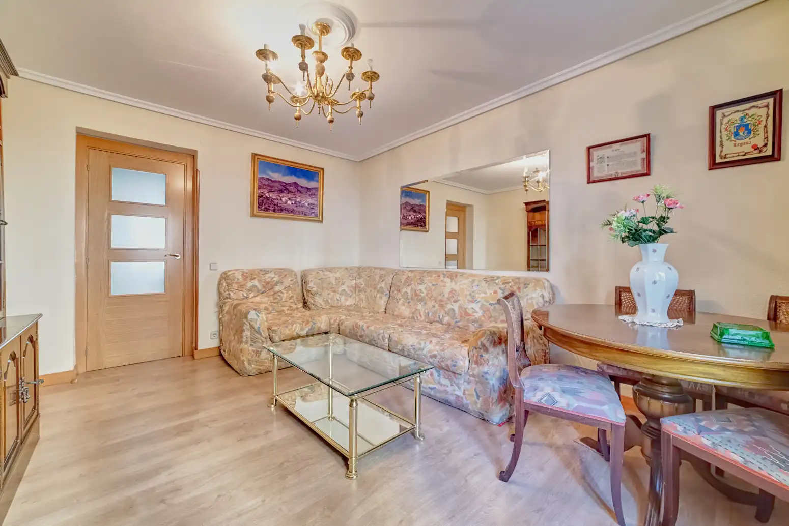 Sala de estar de Piso en venta en Burlada / Burlata con Calefacción, Parquet y Balcón