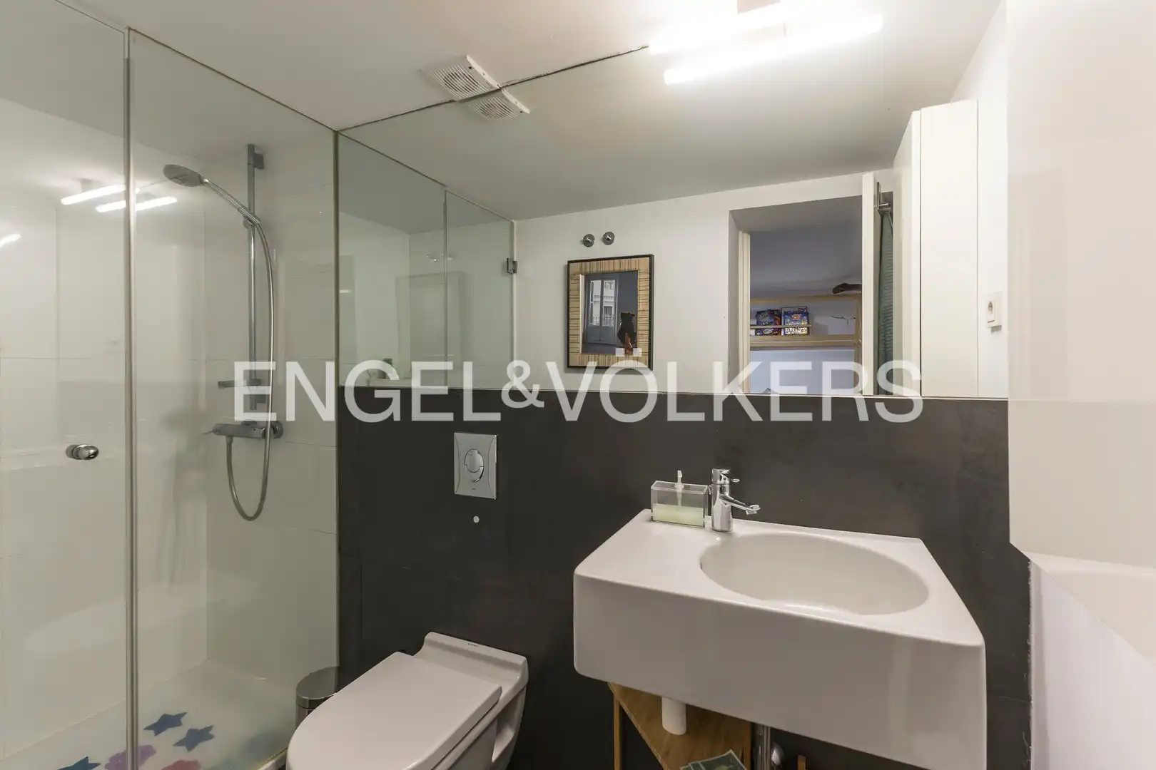 Bathroom of Duplexes for sale in Madrid  with Heating and Storage room