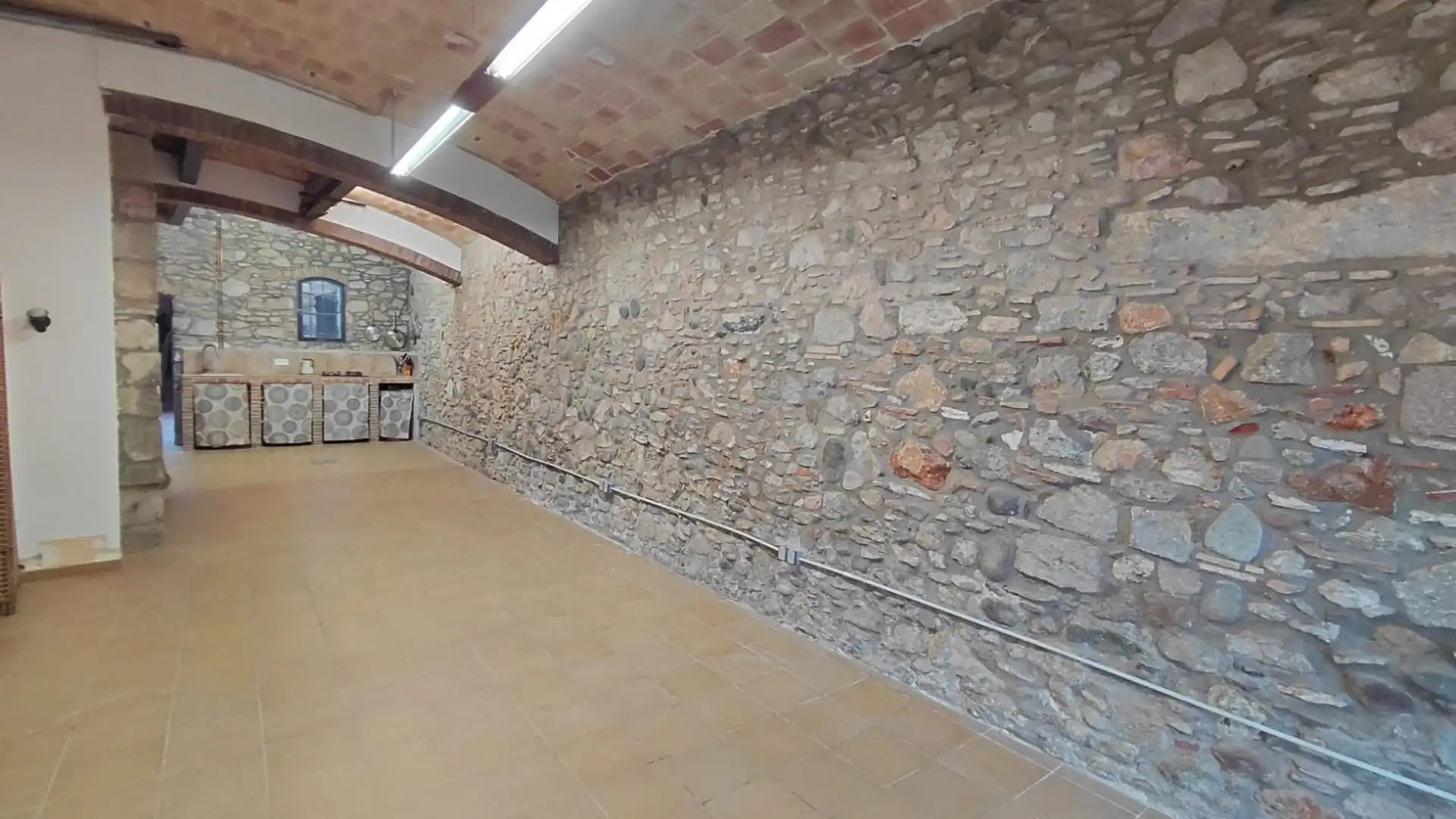 Premises for sale in Girona Capital