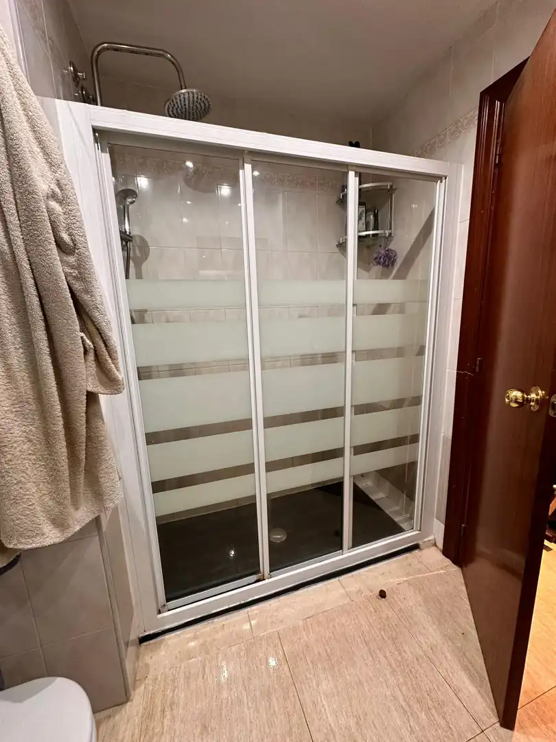 Bathroom of Flat for sale in Sabadell  with Air Conditioner, Heating and Balcony