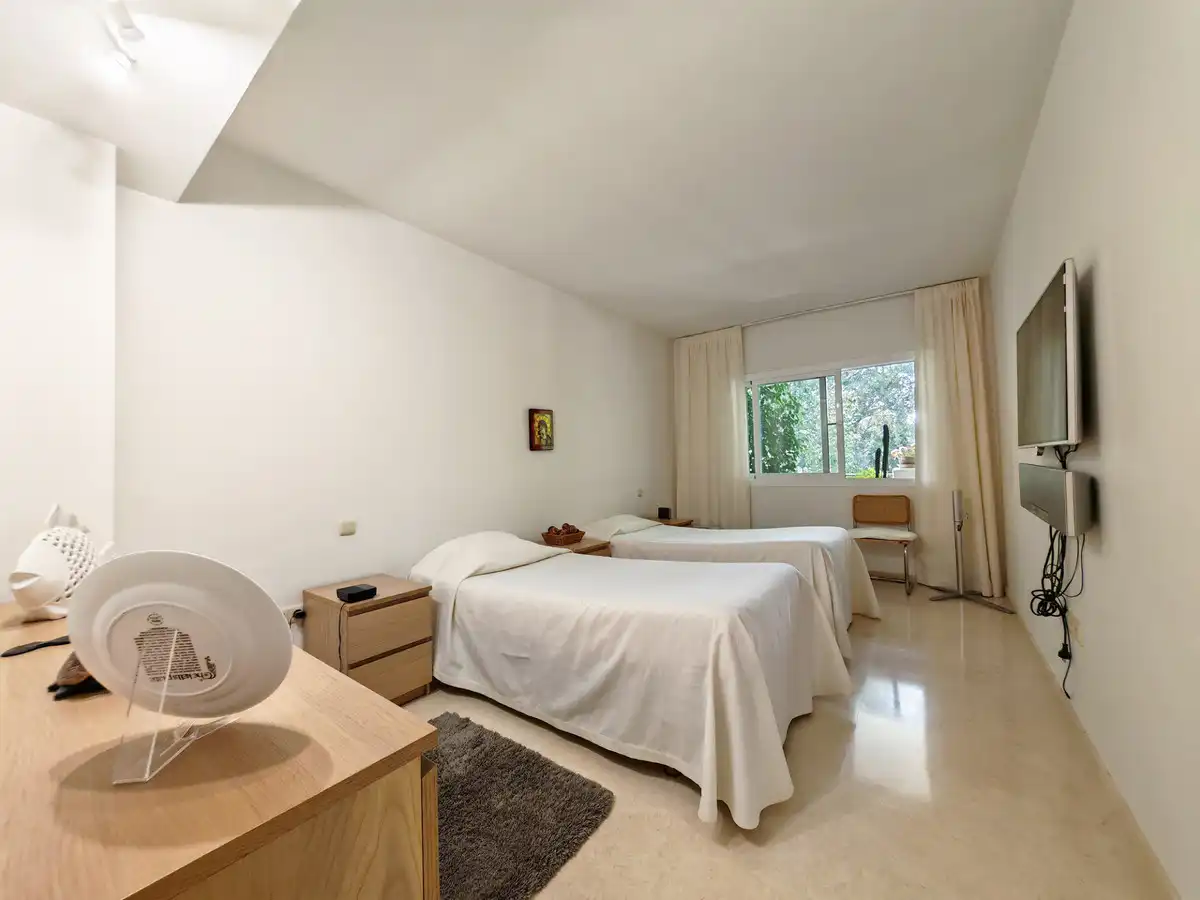 Dormitori de Apartament en venda en Marbella amb Aire condicionat, Terrassa i Internet