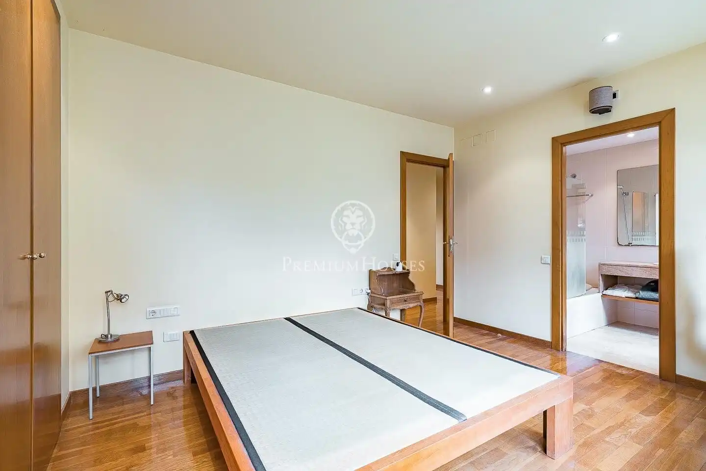 Bedroom of Flat for sale in Esplugues de Llobregat  with Air Conditioner, Heating and Private garden