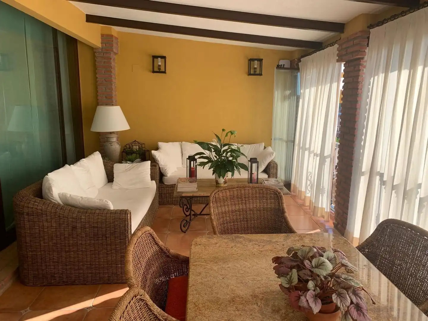 Sala de estar de Casa adosada en venta en Córdoba con Aire acondicionado, Jardín privado y Terraza