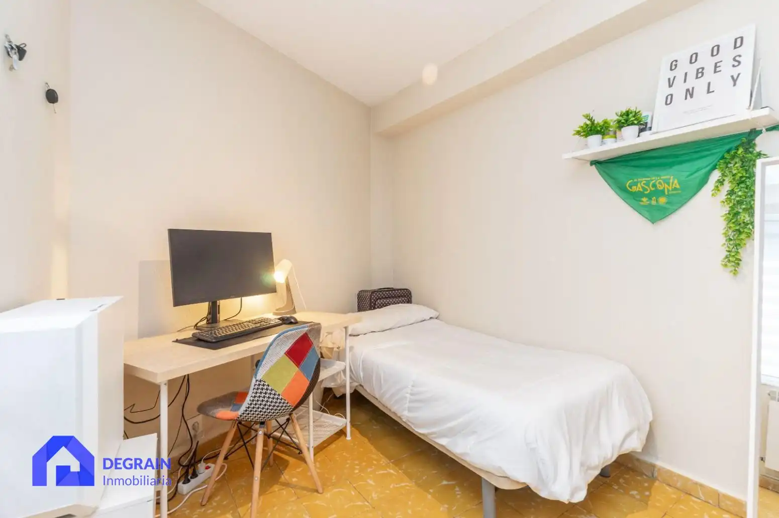 Bedroom of Flat for rent in Oviedo   with Furnished